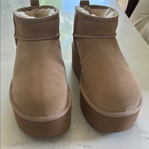Uggs women’s classic ultra mini platform boot